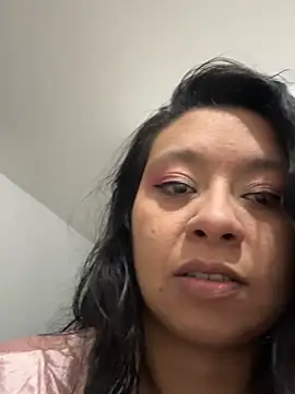 Lincy and hanna online show from November 20, 4:45 am