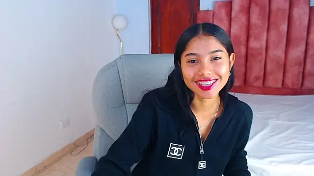 Milaa Star  online show from October 9, 4:10 am