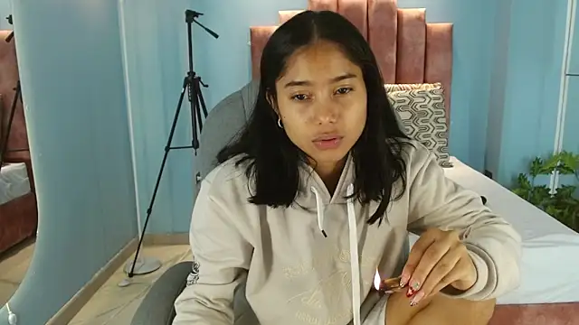 Milaa Star  online show from February 12, 4:18 am