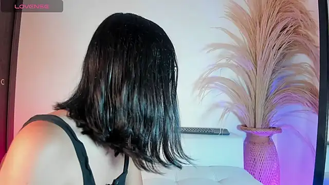 Noami Rose online show from December 4, 1:48 am