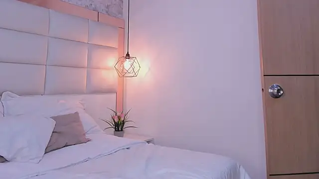 Snapshot of Salome_Smitth_1 chatting on July 29, 10:30 pm Salome Smitth 1 online show from July 29, 10:30 pm