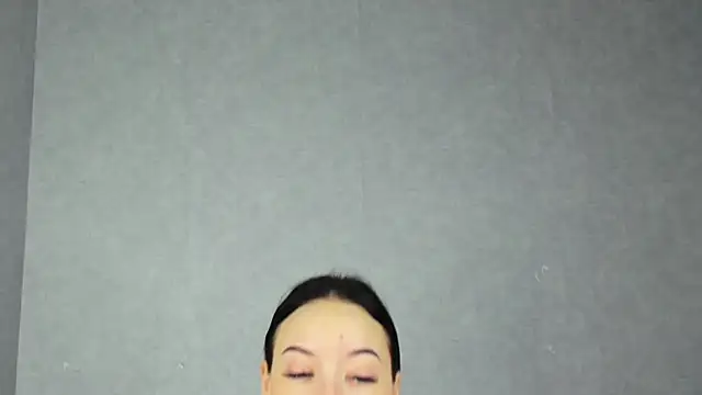 EileenMoores online show from December 1, 9:47 am