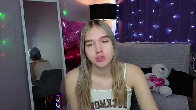 Snapshot of Vel1ka chatting on February 15, 4:53 am Vel1ka online show from February 15, 4:53 am