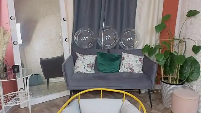 Snapshot of Vel1ka chatting on February 28, 5:08 am Vel1ka online show from February 28, 5:08 am