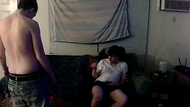 Snapshot of BigIncognitoXXX chatting on February 1, 9:52 am BigIncognitoXXX online show from February 1, 9:52 am