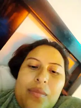 yelezia online show from October 4, 9:24 pm