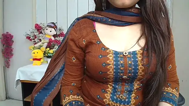 Snapshot of ruby100 chatting on February 26, 5:39 am ruby100 online show from February 26, 5:39 am