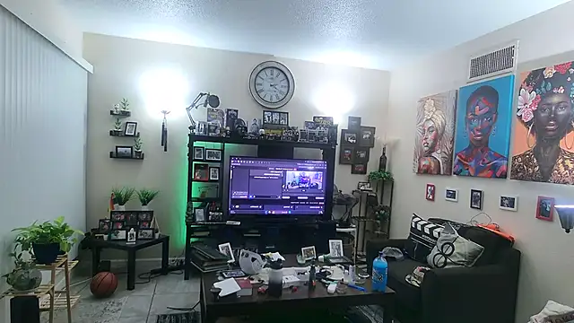 Snapshot of Str8ishVegasGuy chatting on October 3, 2:19 am Str8ishVegasGuy online show from October 3, 2:19 am