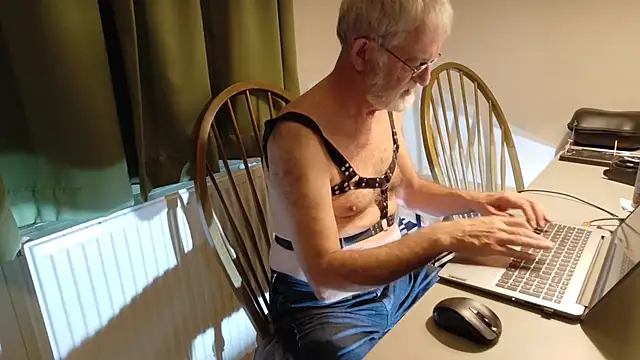 ewaldwillems99 online show from September 22, 1:35 pm