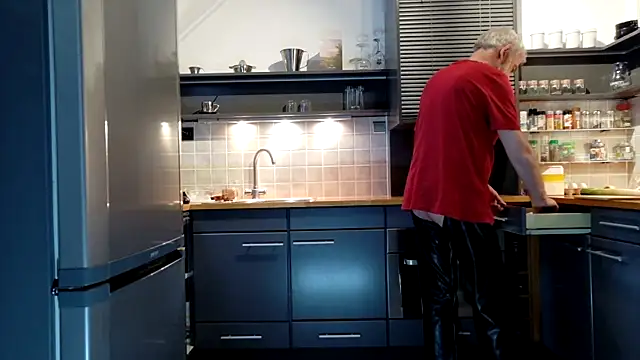 ewaldwillems99 online show from December 5, 2:03 pm