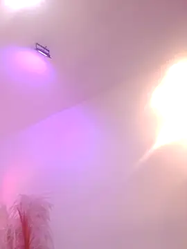 Alisson Milf online show from April 19, 5:51 am