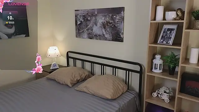 Bonnie Nunez online show from November 8, 5:45 pm