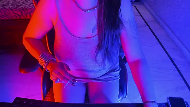 ShylaGill online show from November 11, 9:59 pm