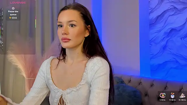 Aria Mila online show from November 10, 11:20 am