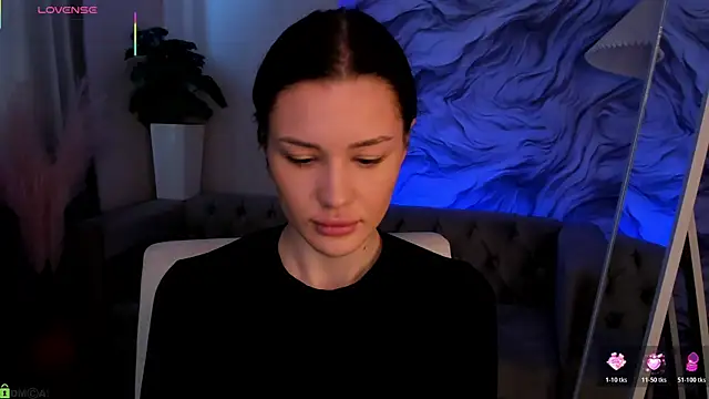 Aria Mila online show from April 17, 3:31 am