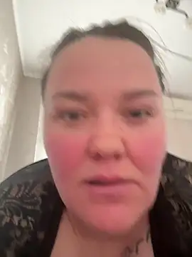 SunnyLeila2101 online show from April 1, 12:06 pm