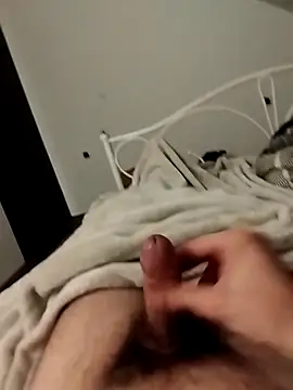 Snapshot of tip_hard_cock chatting on September 25, 7:06 pm tip hard cock online show from September 25, 7:06 pm