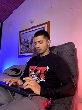 ArturoCardona  online show from November 17, 4:46 pm