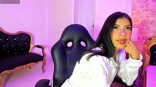 Lola Pierce online show from September 12, 12:16 pm