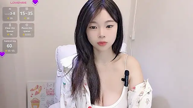 Snapshot of 9aunatiis chatting on November 13, 1:04 am 9aunatiis online show from November 13, 1:04 am