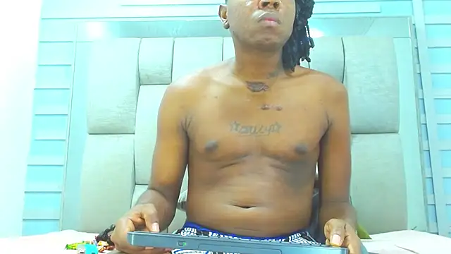 Snapshot of Black_Fire10 chatting on February 9, 6:45 pm Black Fire10 online show from February 9, 6:45 pm