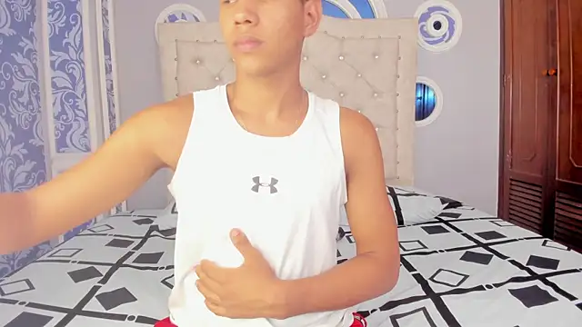 Snapshot of KingStark_ chatting on December 14, 4:40 am KingStark online show from December 14, 4:40 am