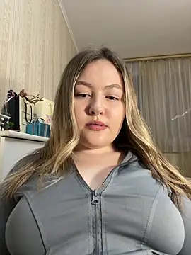 Snapshot of SunshineEmma chatting on February 28, 12:44 am SunshineEmma online show from February 28, 12:44 am