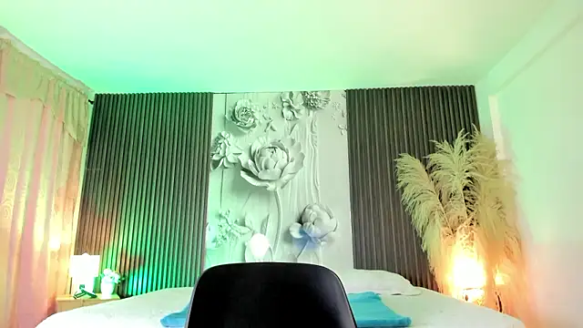 MichellePreston online show from March 17, 11:57 am