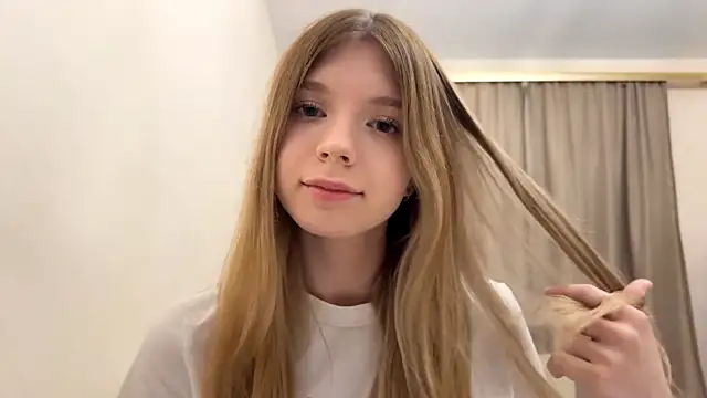 FruityXo online show from November 27, 6:54 pm