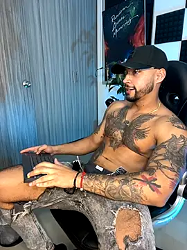 Snapshot of Nikola_Hank chatting on September 17, 4:58 am Nikola Hank online show from September 17, 4:58 am