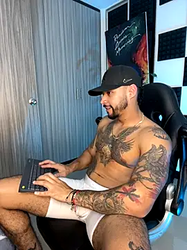 Snapshot of Nikola_Hank chatting on September 26, 8:18 am Nikola Hank online show from September 26, 8:18 am