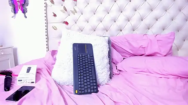 cris dulce online show from February 12, 3:12 am