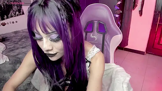 GothKitten666 online show from June 14, 6:15 am