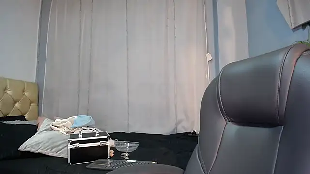 Lulugh  online show from December 3, 7:34 pm