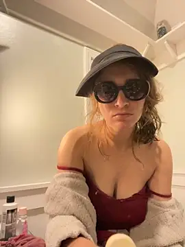 Snapshot of Lilamelon chatting on September 26, 6:39 am Lilamelon online show from September 26, 6:39 am