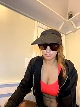 Snapshot of Lilamelon chatting on September 29, 1:44 am Lilamelon online show from September 29, 1:44 am