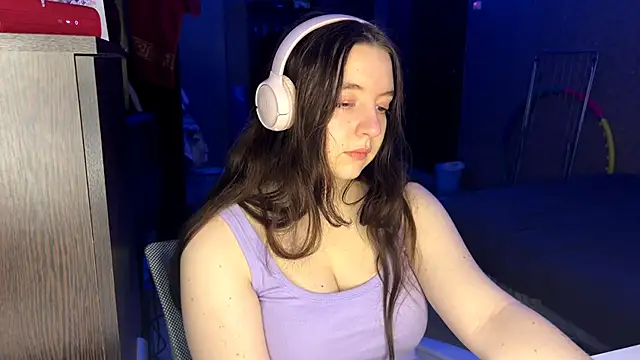 LauretteRagar online show from December 15, 6:12 pm