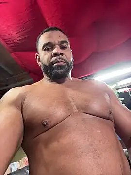 Snapshot of StrongP1738 chatting on December 18, 6:08 am StrongP1738 online show from December 18, 6:08 am