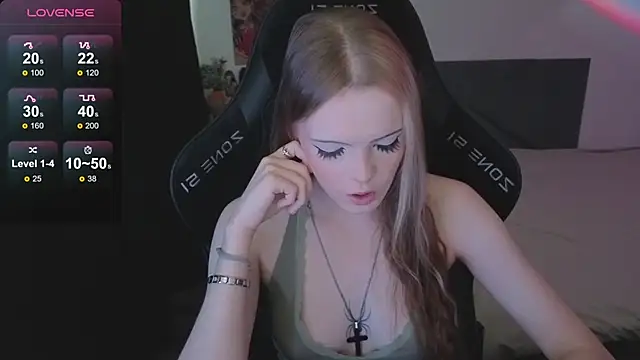 Luna Navy online show from November 6, 9:10 am