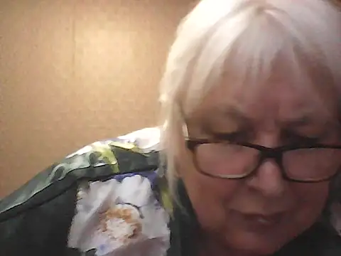 Alexia64231 online show from December 3, 5:04 am