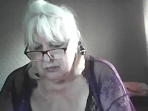 Alexia64231 online show from May 21, 3:13 am