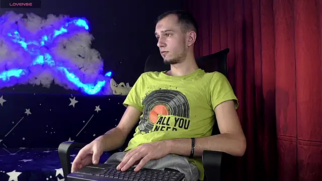 AxelMassimo online show from December 4, 4:00 am