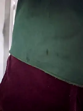 Snapshot of Virgin_Pussy_Horny chatting on September 28, 9:25 am Virgin Pussy Horny online show from September 28, 9:25 am