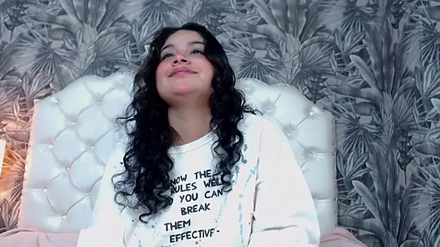 Snapshot of RylieRoss chatting on October 10, 1:21 pm RylieRoss online show from October 10, 1:21 pm