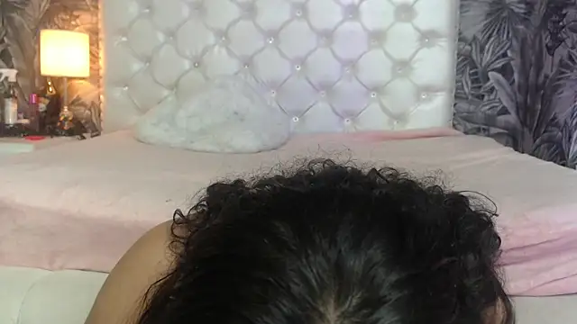 Snapshot of RylieRoss chatting on November 28, 1:58 pm RylieRoss online show from November 28, 1:58 pm