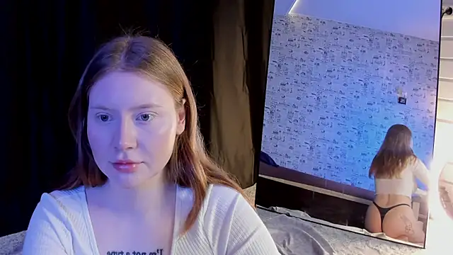 Lillie Berry online show from October 9, 4:54 am