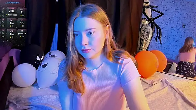 Lillie Berry online show from November 1, 4:25 am