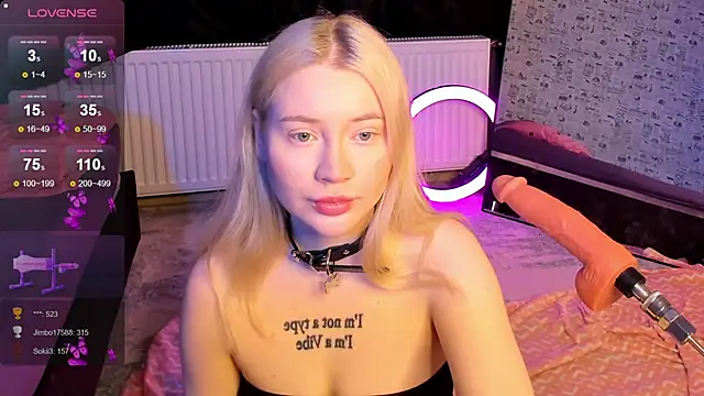 Lillie Berry online show from February 25, 4:33 am