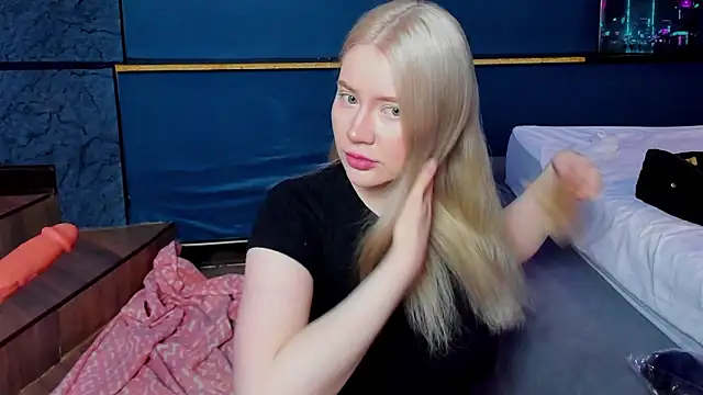 Lillie Berry online show from March 17, 4:50 am