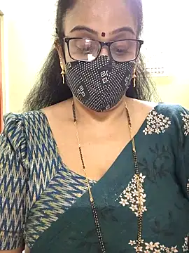 Snapshot of sweet-lotus chatting on January 7, 9:23 am sweet-lotus online show from January 7, 9:23 am